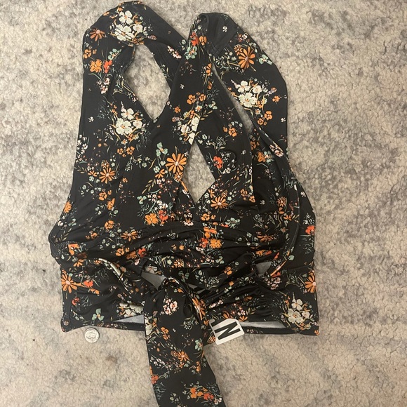 Urban outfitters halter/tie in back top - Picture 2 of 3